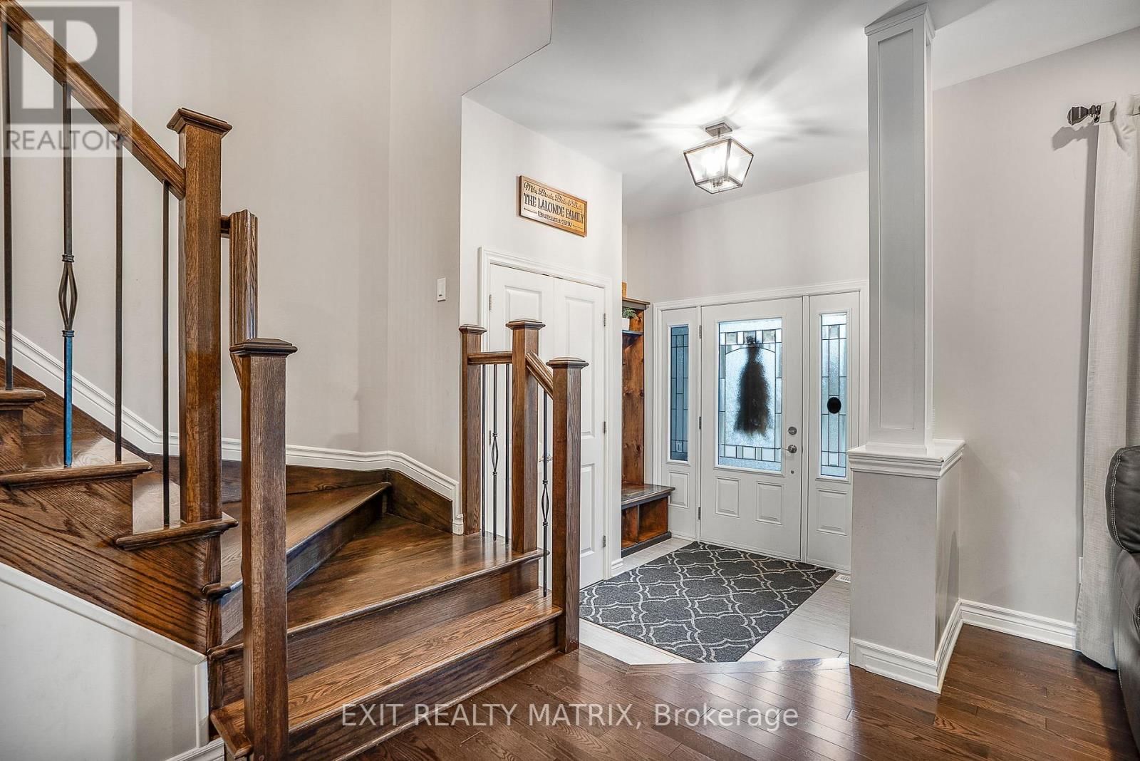 301 COLMAR STREET Image 4