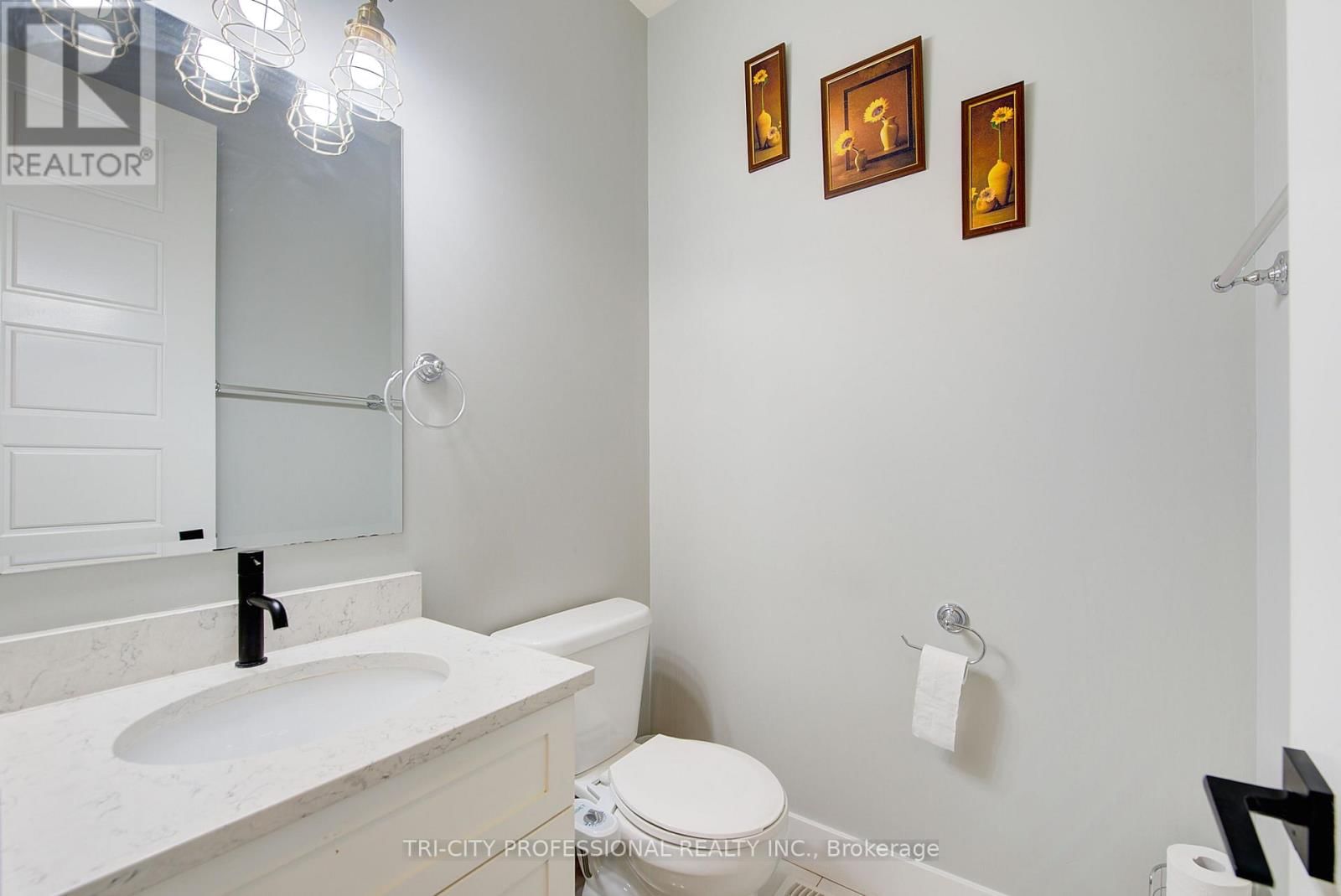 2910 TURNER CRESCENT Image 23