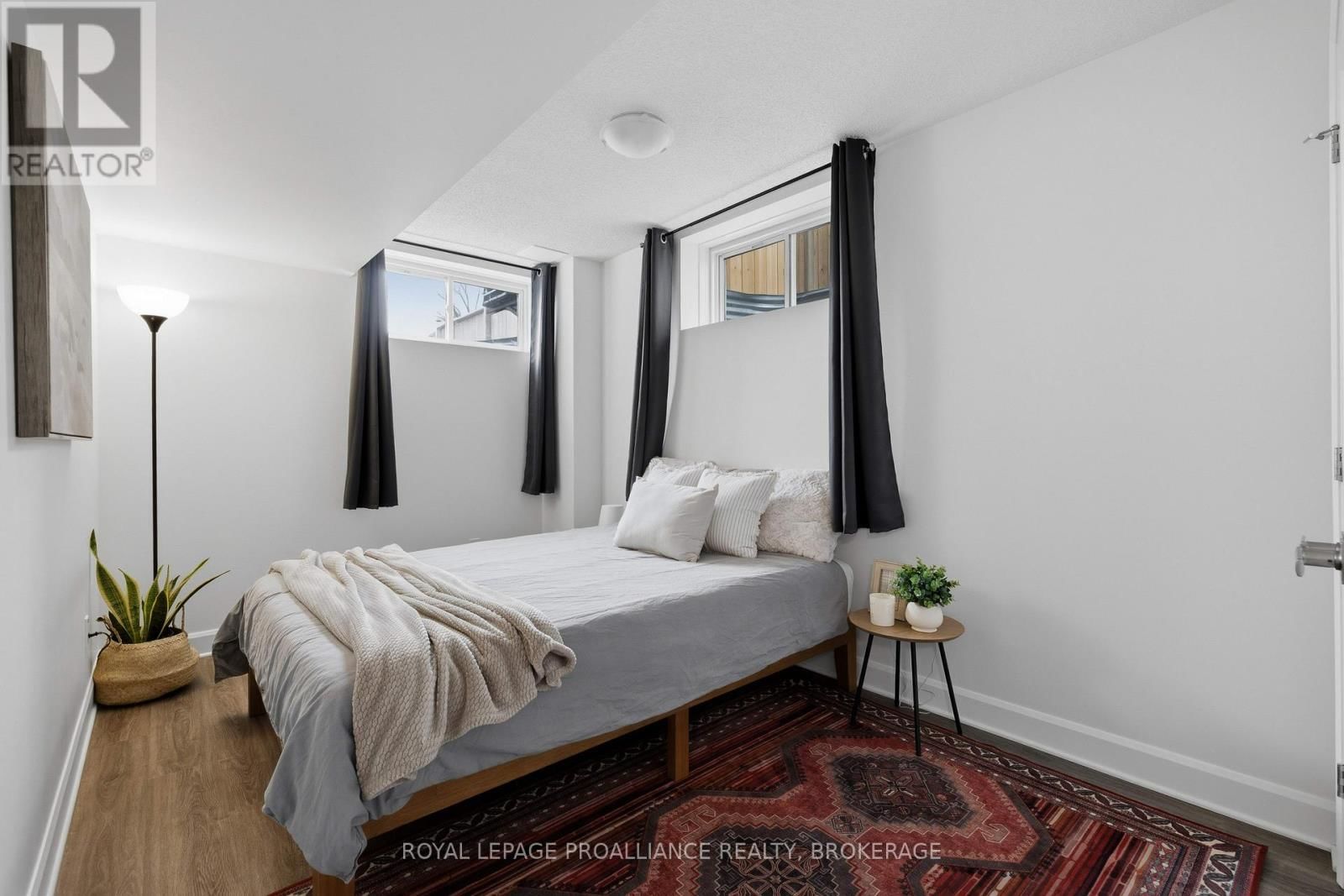 332 BUCKTHORN DRIVE Image 36