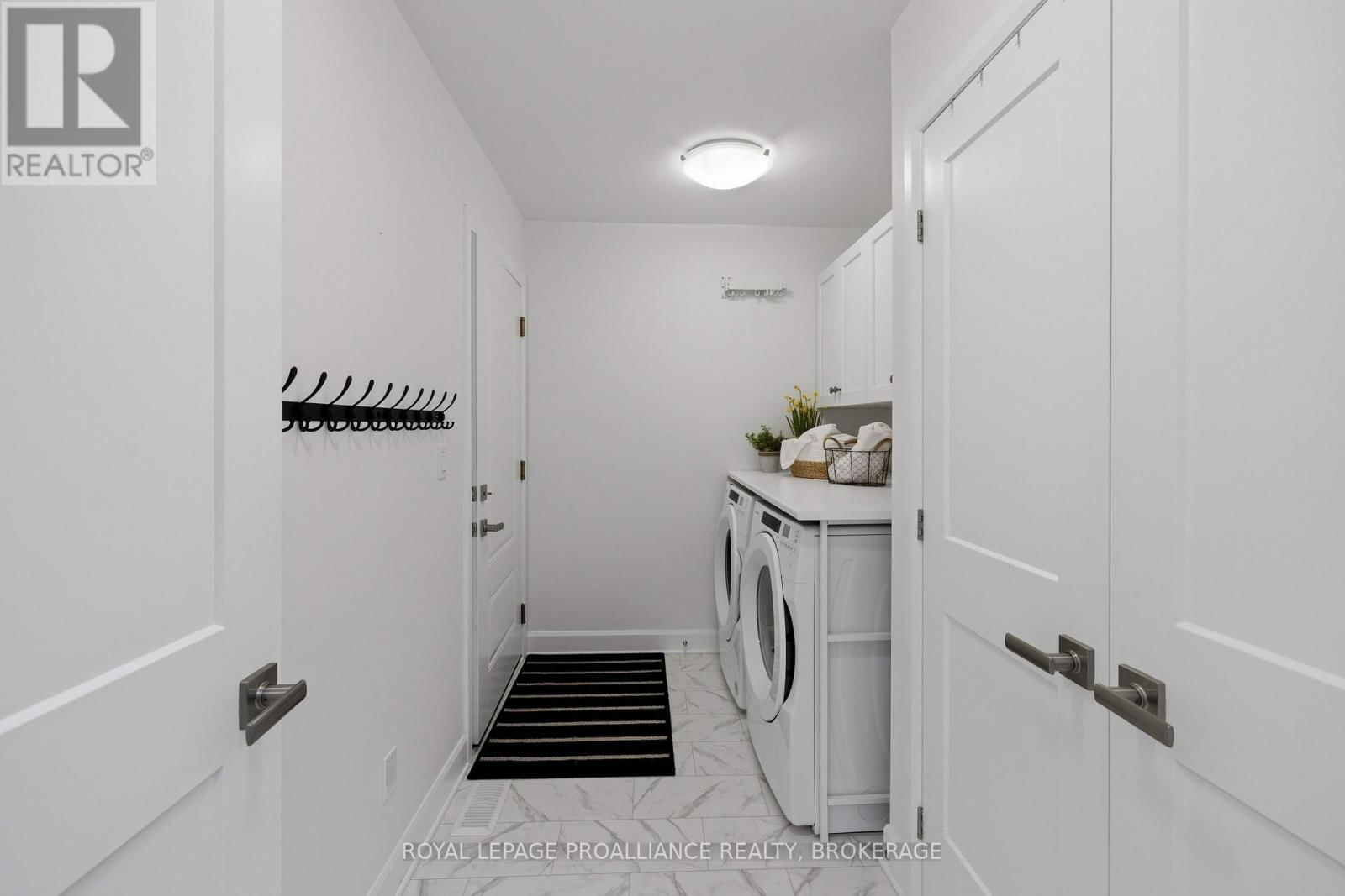 332 BUCKTHORN DRIVE Image 38