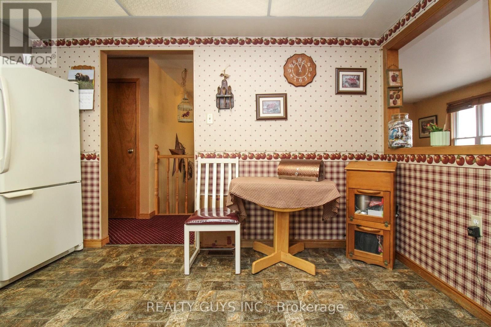 1168 NORMANDY STREET Image 11