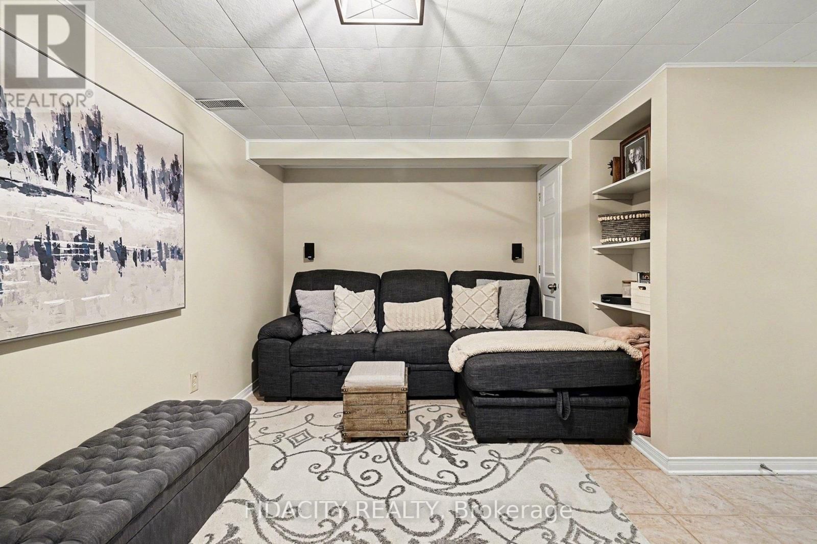 28 GLAMORGAN DRIVE Image 22