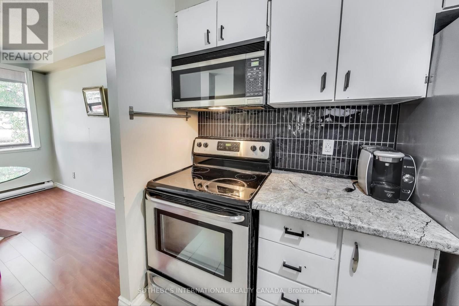 104 - 10 AJAX STREET Image 12