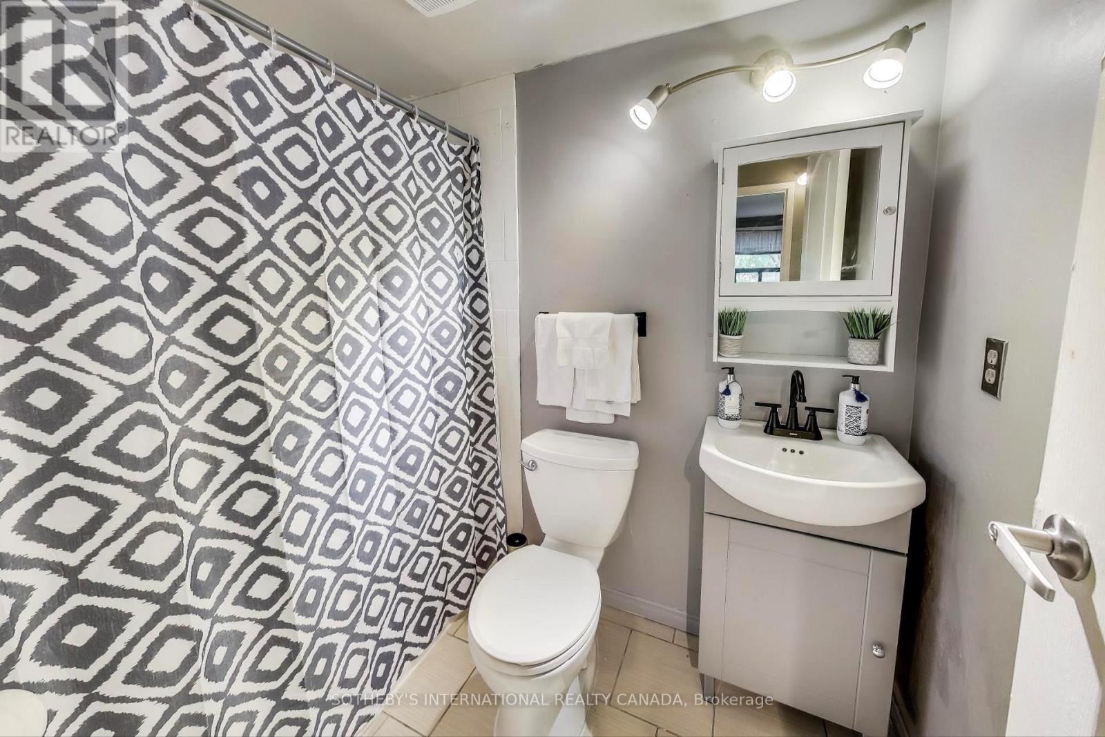 104 - 10 AJAX STREET Image 20