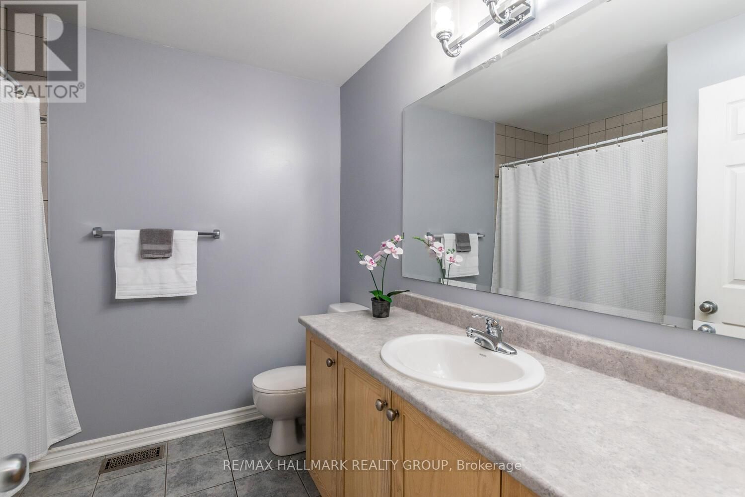 266 HORSESHOE CRESCENT Image 22