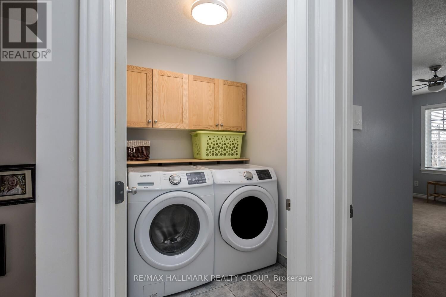 266 HORSESHOE CRESCENT Image 23