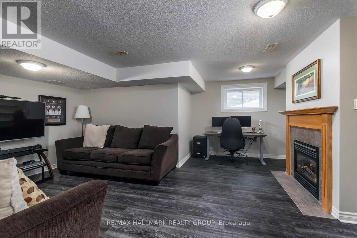 266 HORSESHOE CRESCENT Image 24