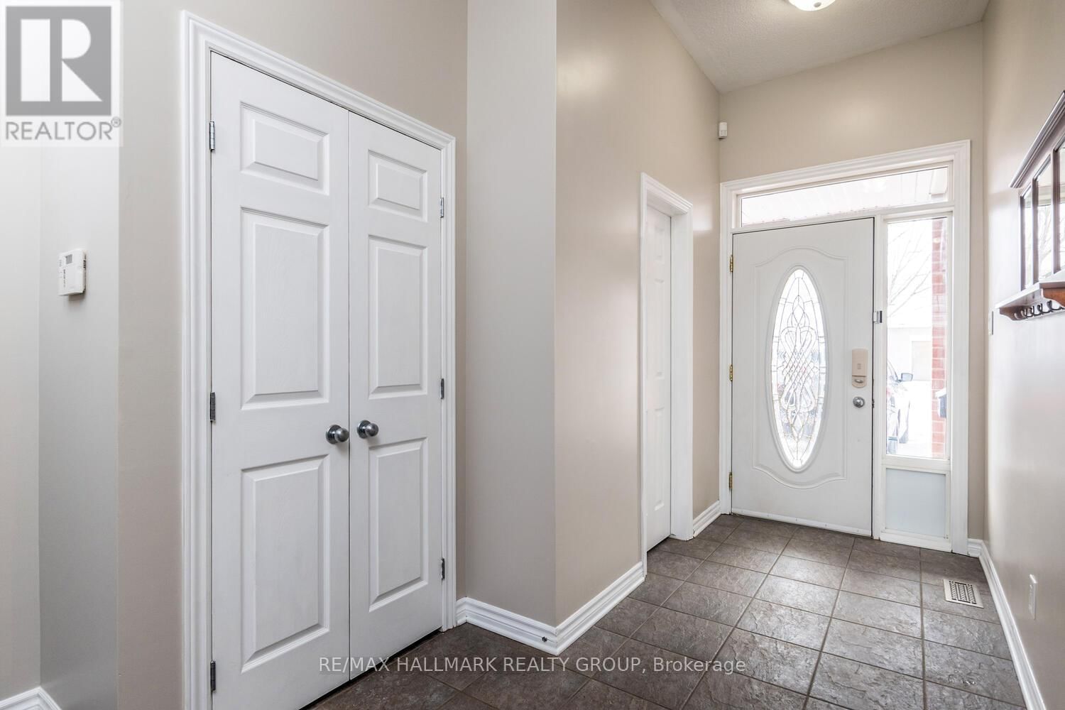 266 HORSESHOE CRESCENT Image 4