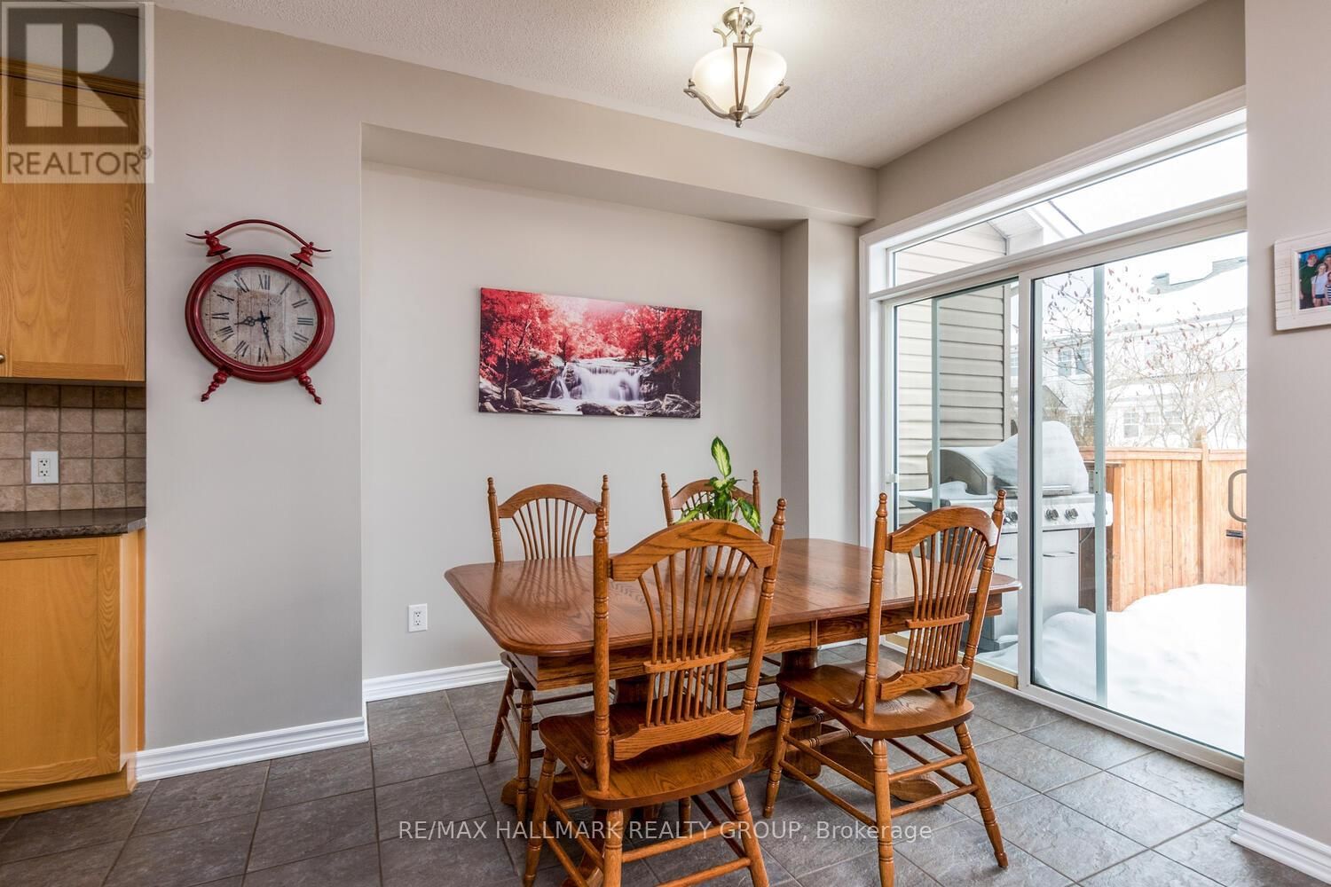 266 HORSESHOE CRESCENT Image 9