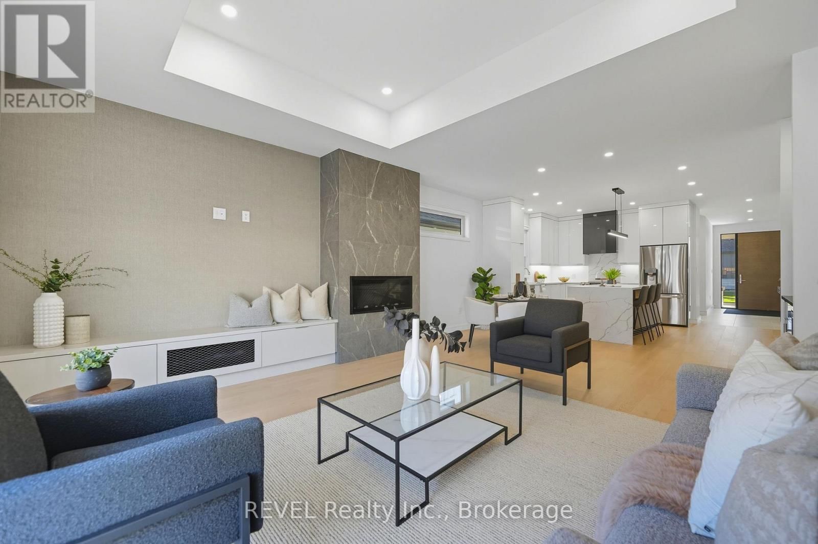 40 IVY CRESCENT Image 24