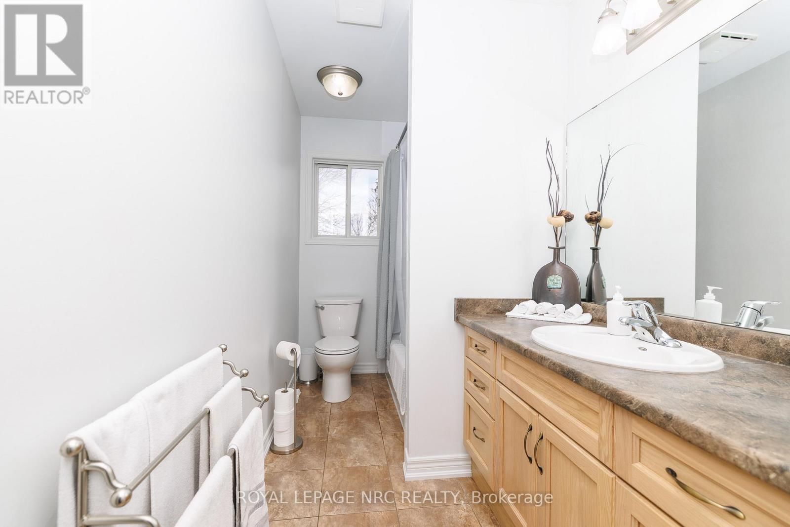 16 LEONARD DRIVE Image 15