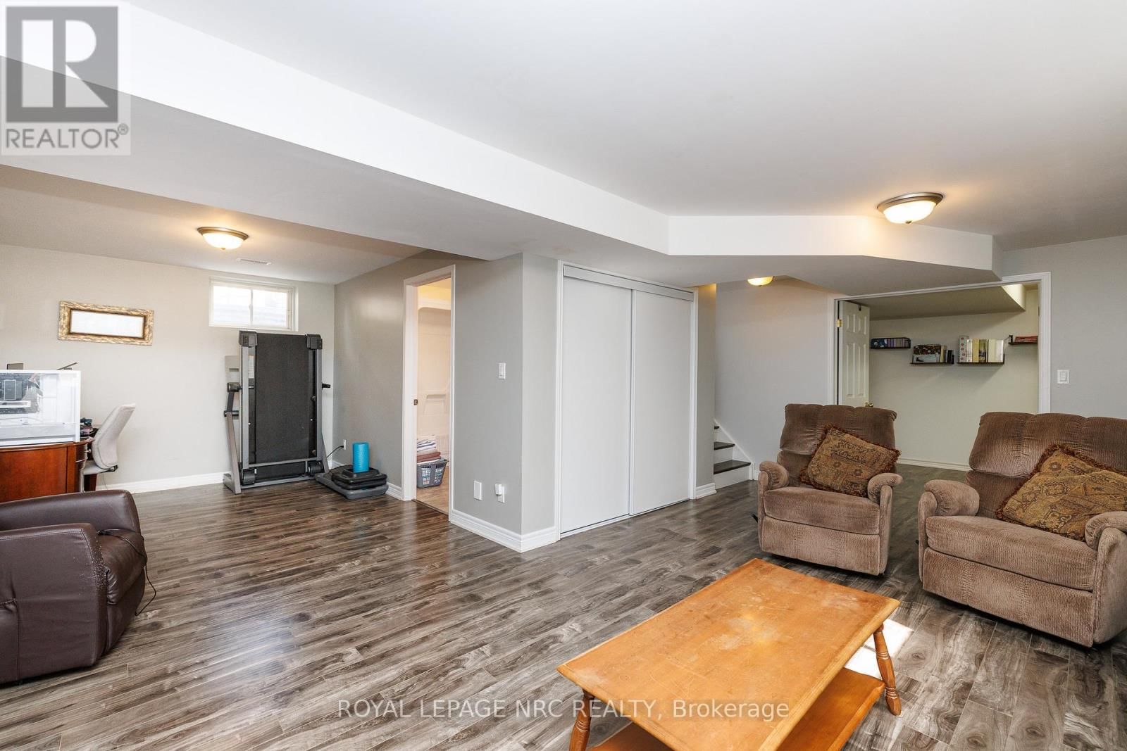 16 LEONARD DRIVE Image 23