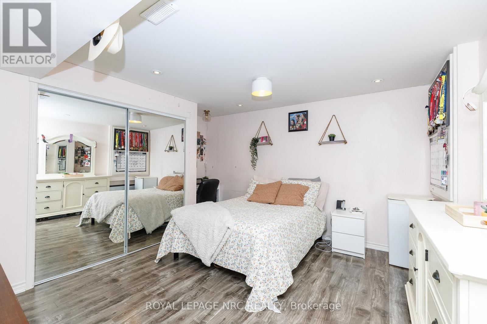 16 LEONARD DRIVE Image 26