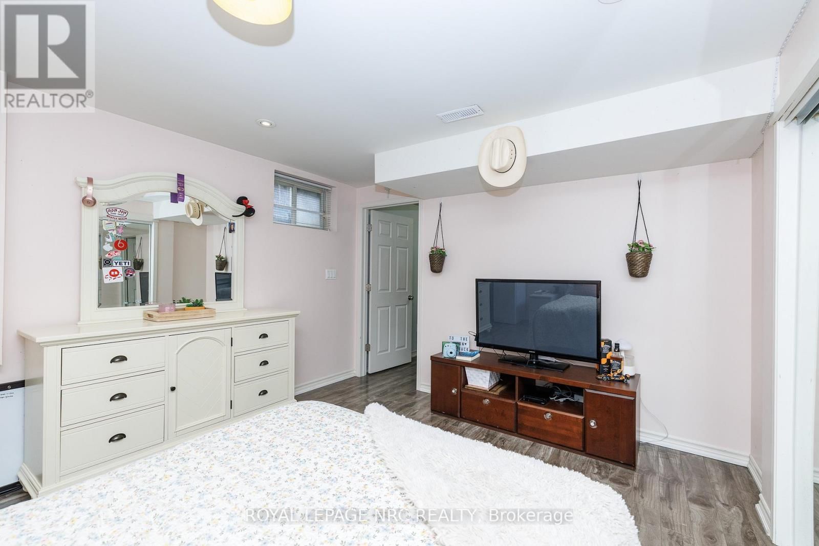 16 LEONARD DRIVE Image 27