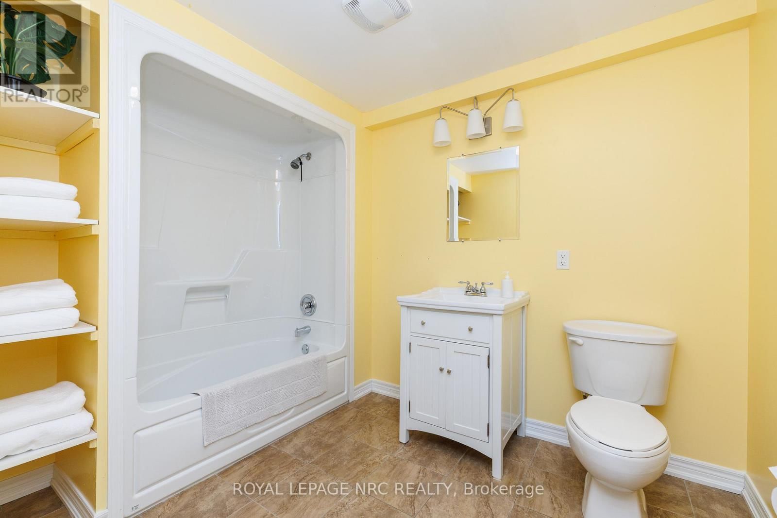 16 LEONARD DRIVE Image 28