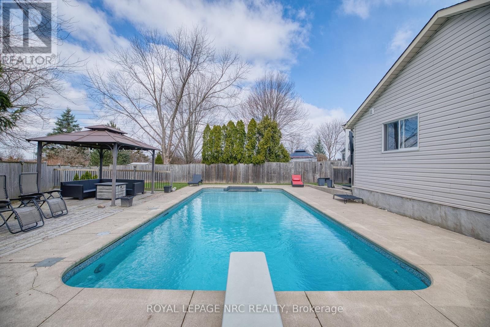 16 LEONARD DRIVE Image 30