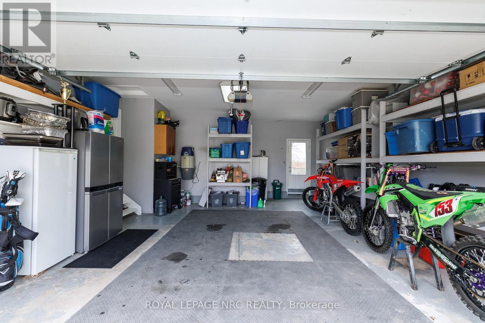 16 LEONARD DRIVE Image 35