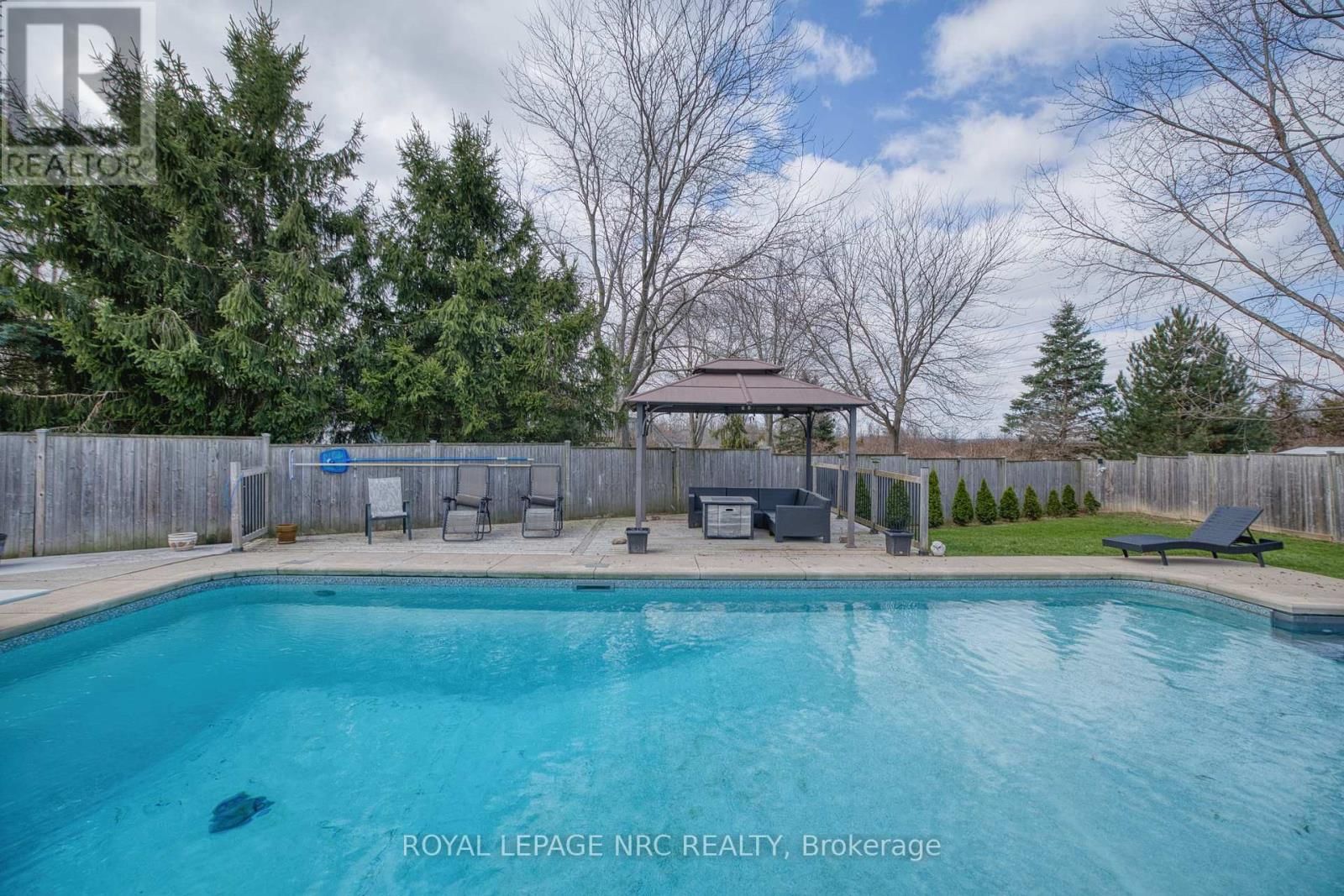 16 LEONARD DRIVE Image 4