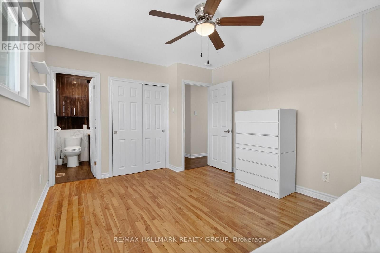 2160 LAMBETH WALK Image 19