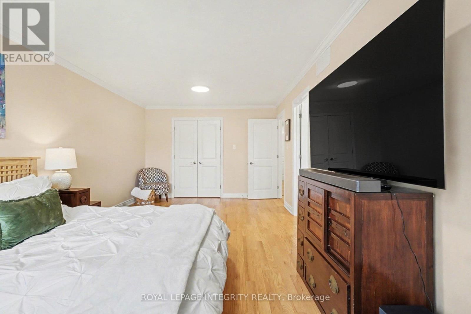 279 CURRELL AVENUE Image 16