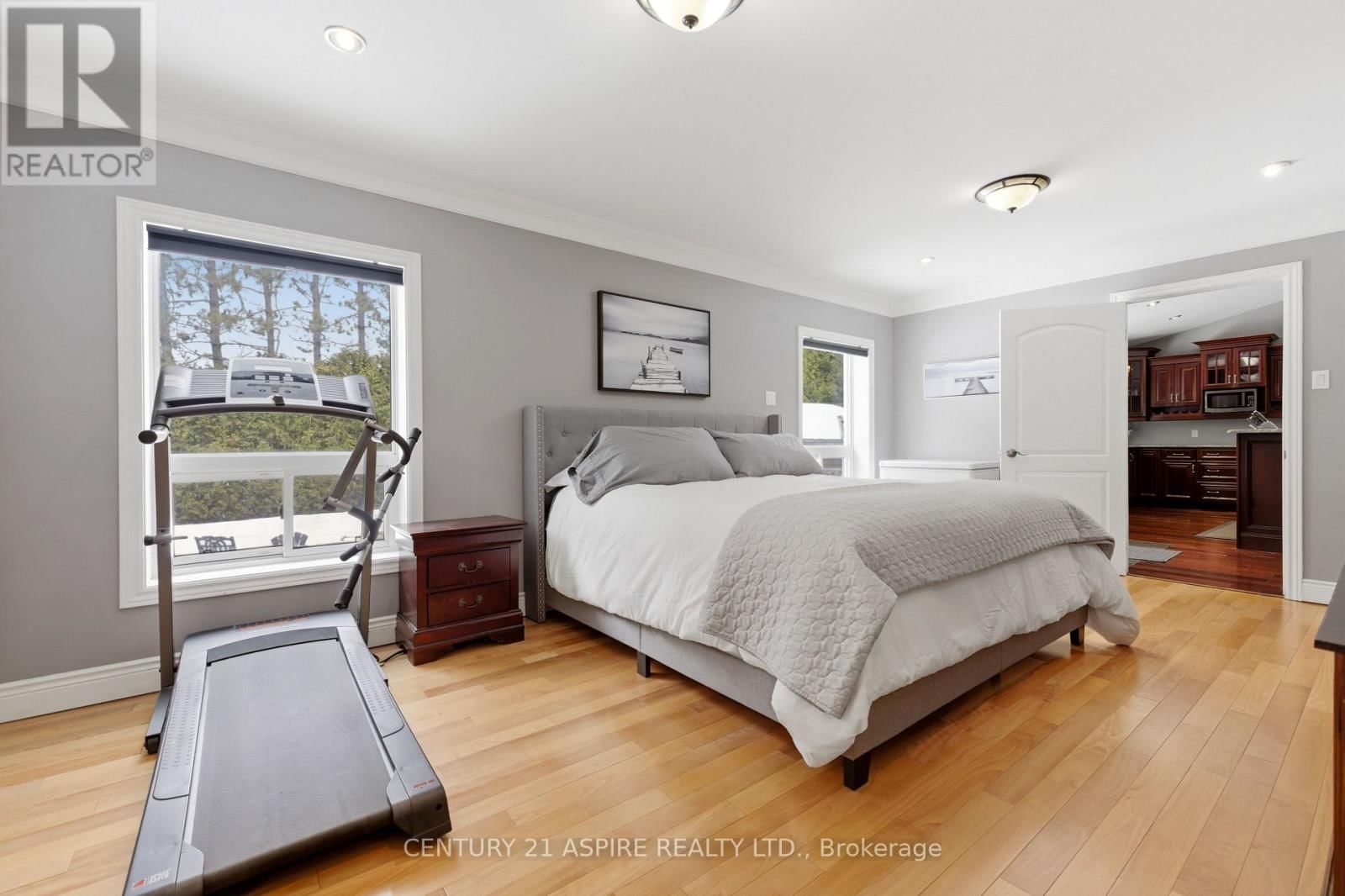 84 PINEWOOD PLACE Image 15