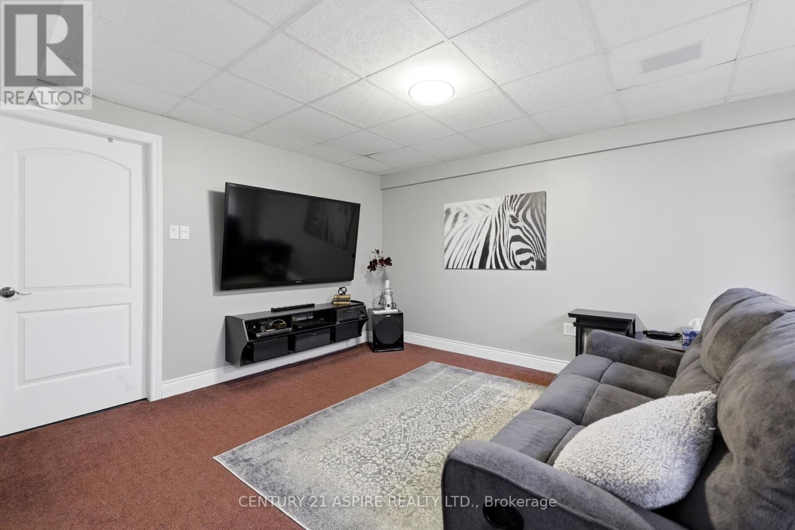 84 PINEWOOD PLACE Image 36