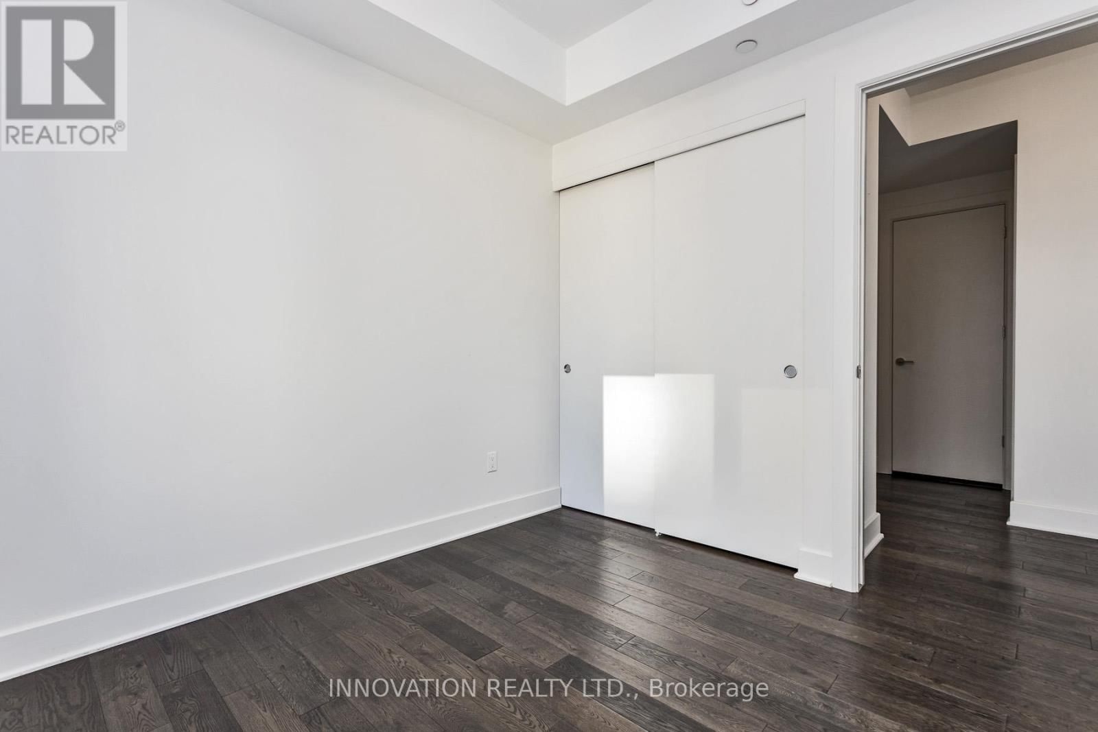 702 - 255 BAY STREET Image 29