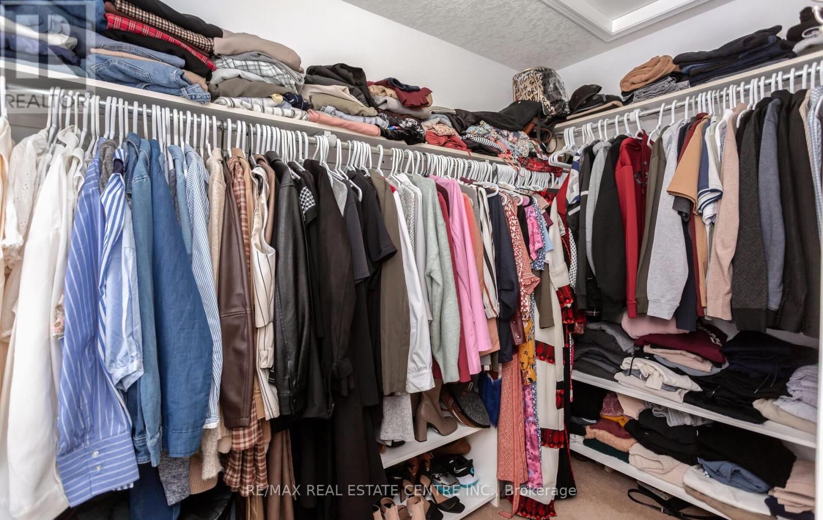 230 SOPHIA CRESCENT Image 24