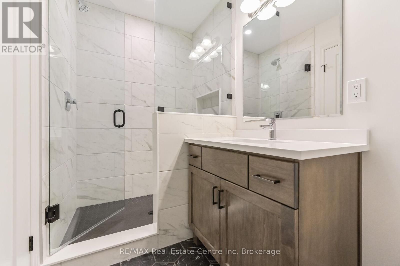 41 HEDLEY LANE Image 31