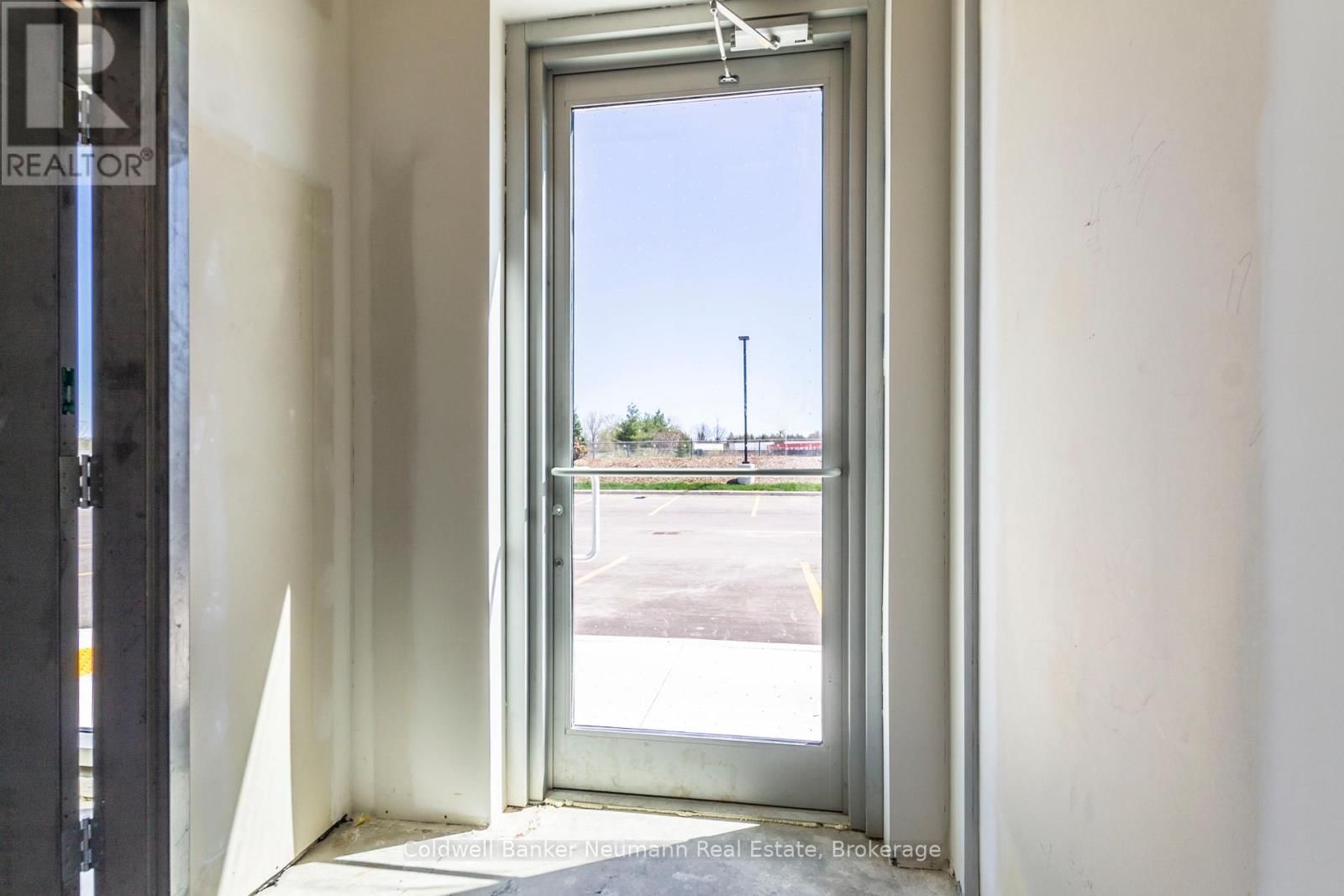 27 - 589 HANLON CREEK BOULEVARD Image 12