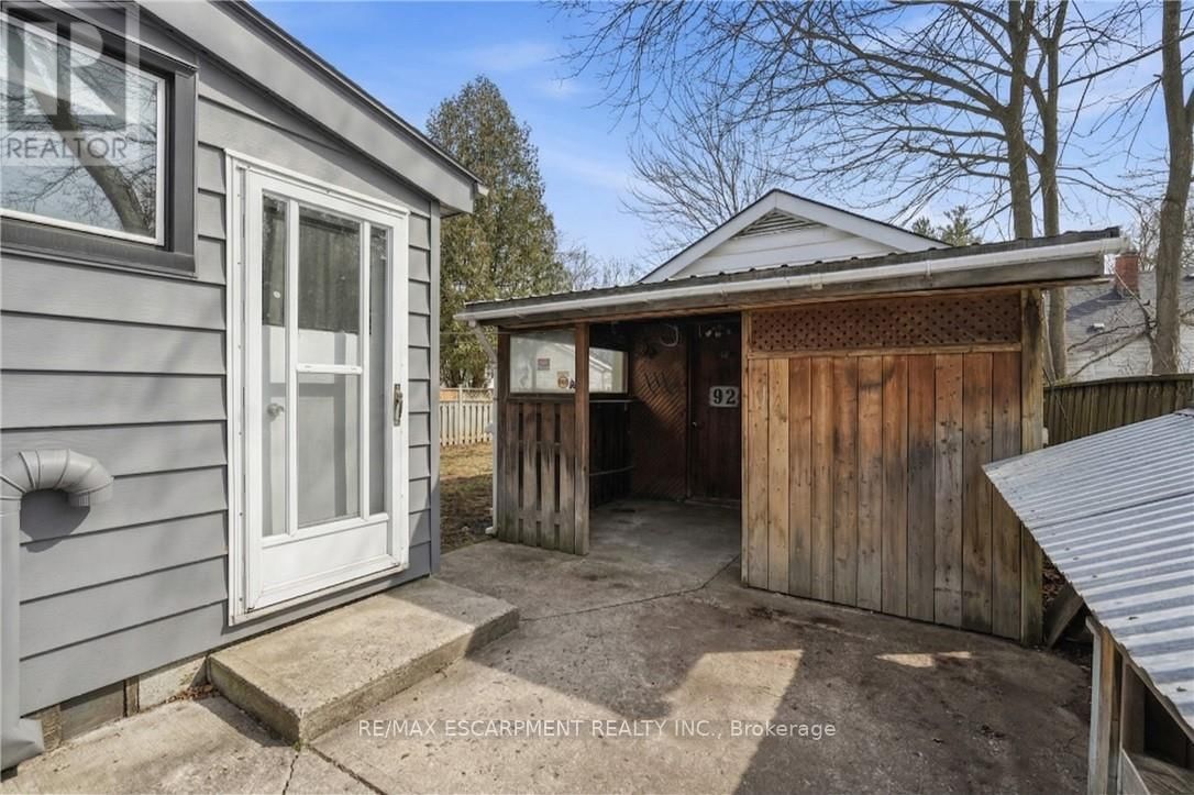 92 GARY AVENUE Image 36