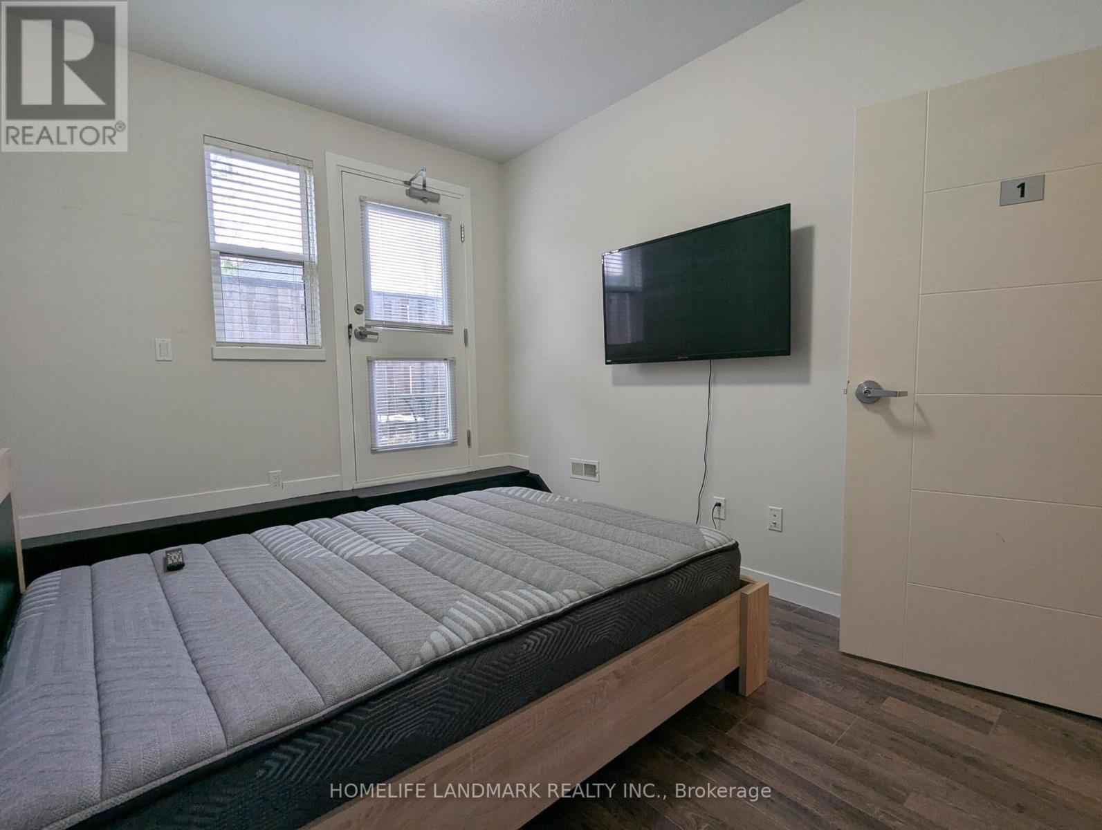 T102 - 62 BALSAM STREET Image 32