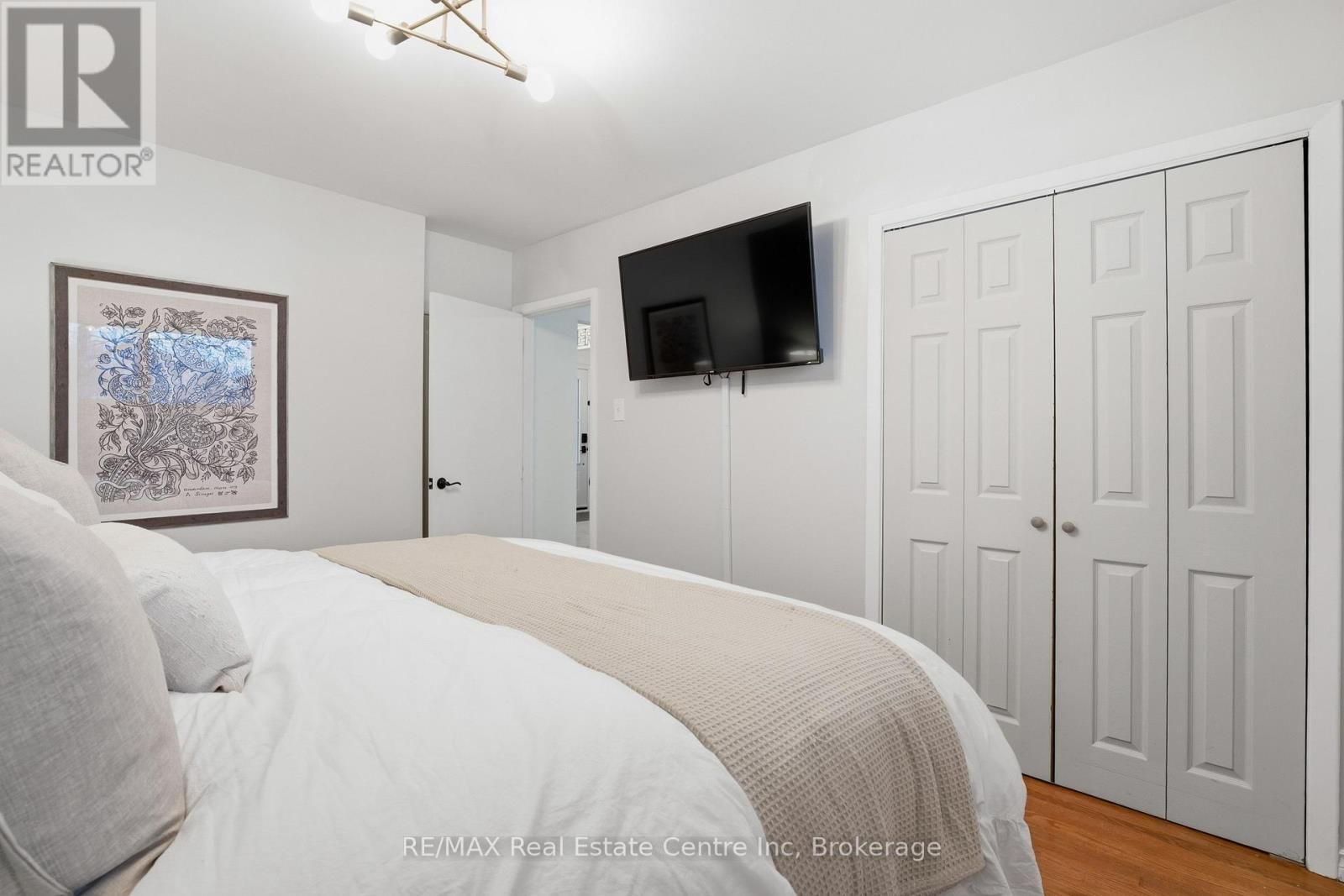 154 WAVERLEY DRIVE Image 12