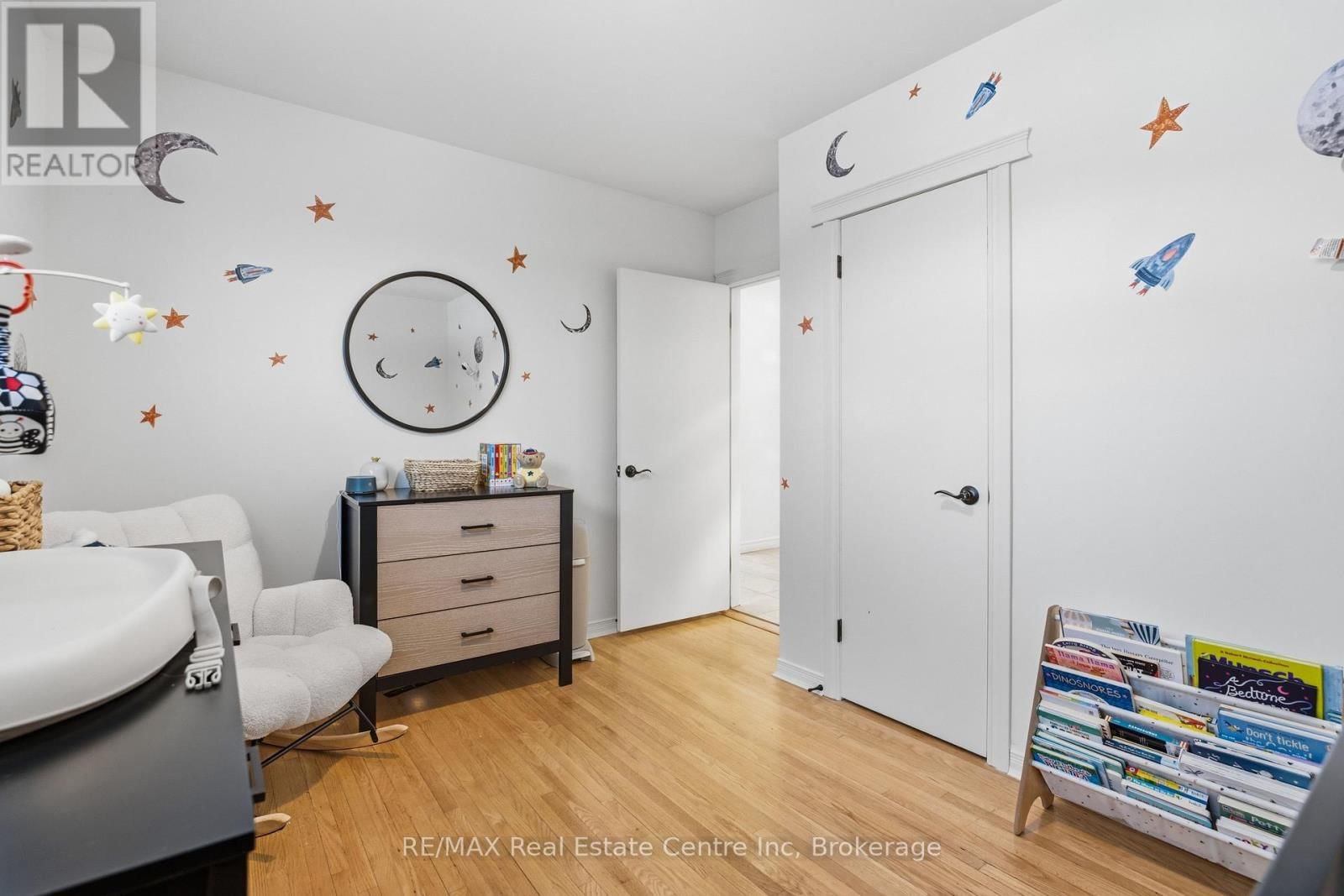 154 WAVERLEY DRIVE Image 14