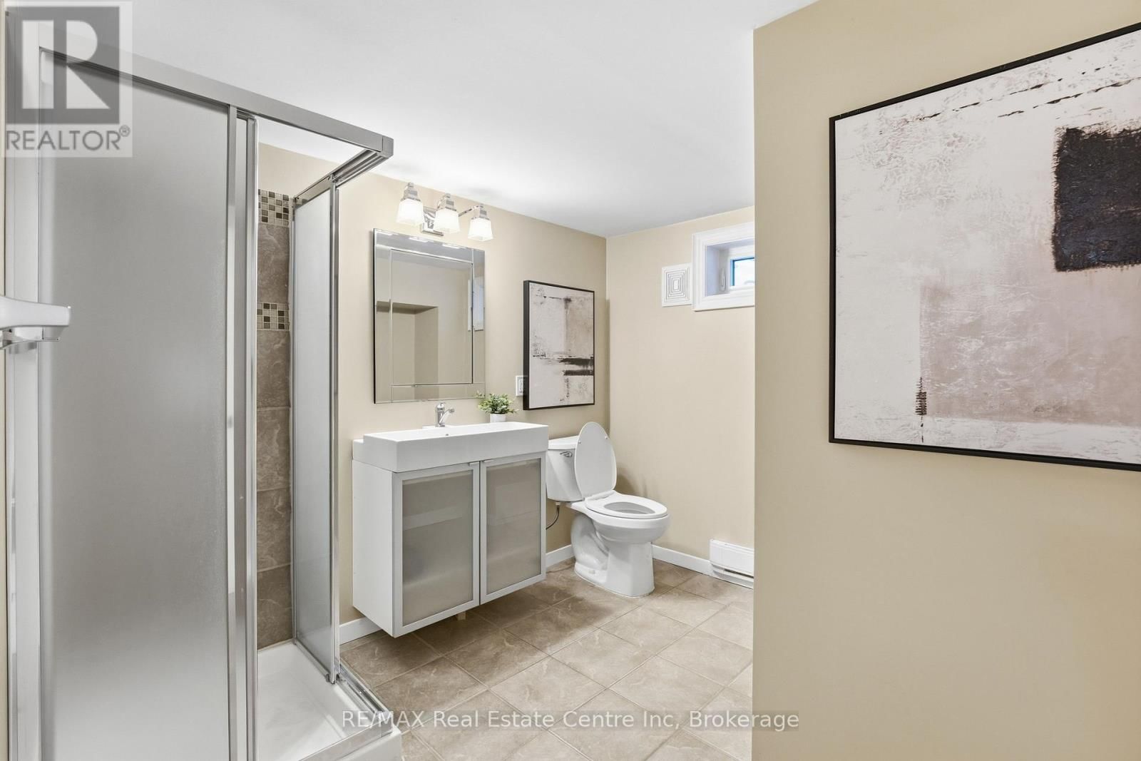 154 WAVERLEY DRIVE Image 23