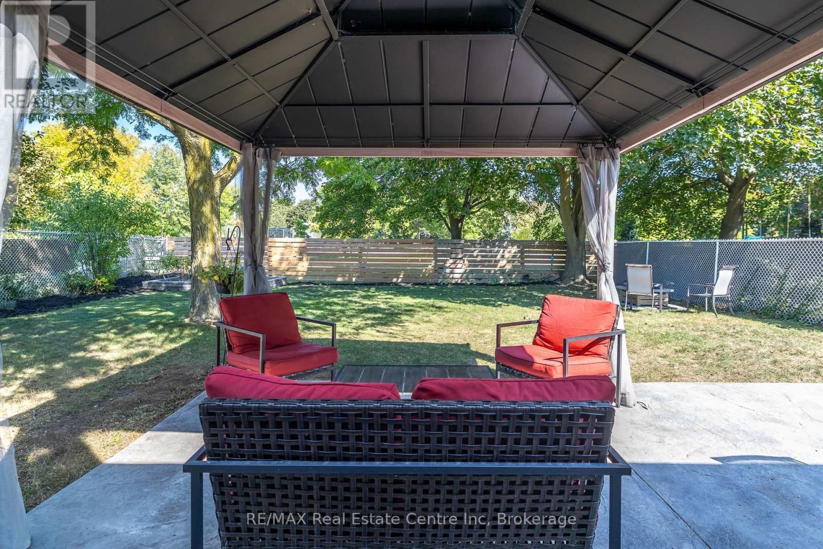 154 WAVERLEY DRIVE Image 26