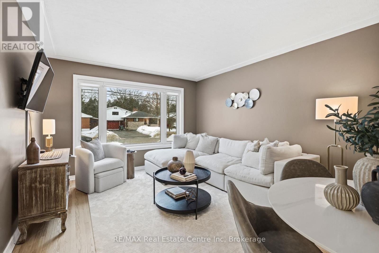 154 WAVERLEY DRIVE Image 3