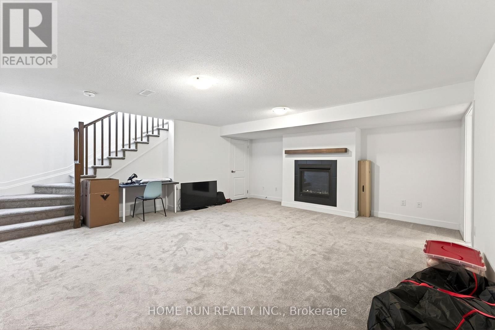 2071 ALLEGRINI TERRACE Image 29