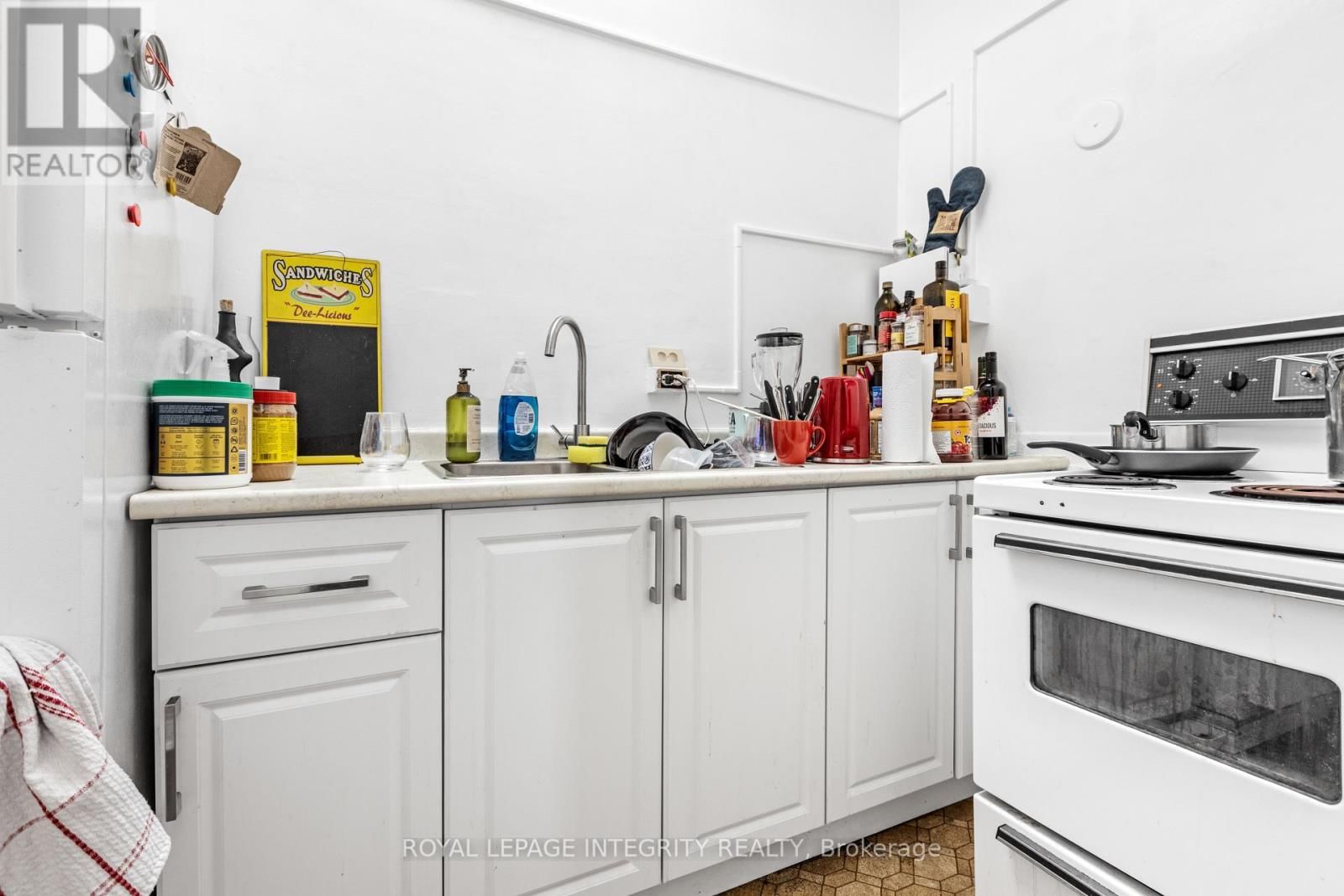 673-675 SOMERSET STREET WEST Image 16