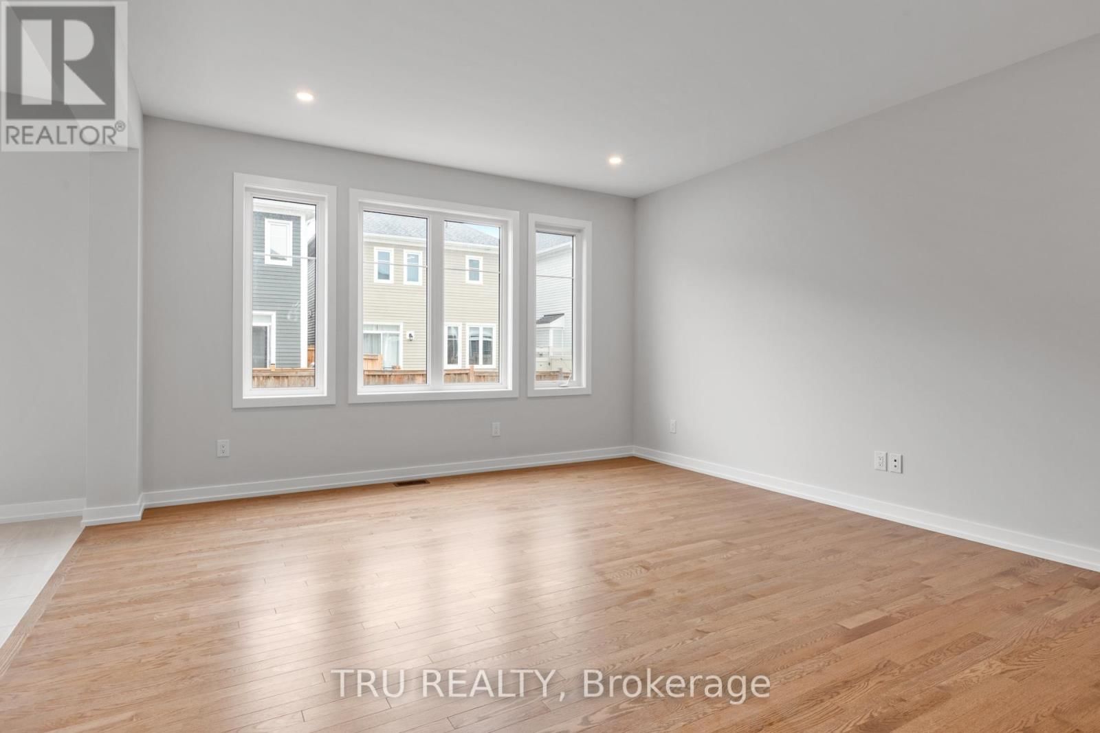 75 HACKAMORE CRESCENT Image 14