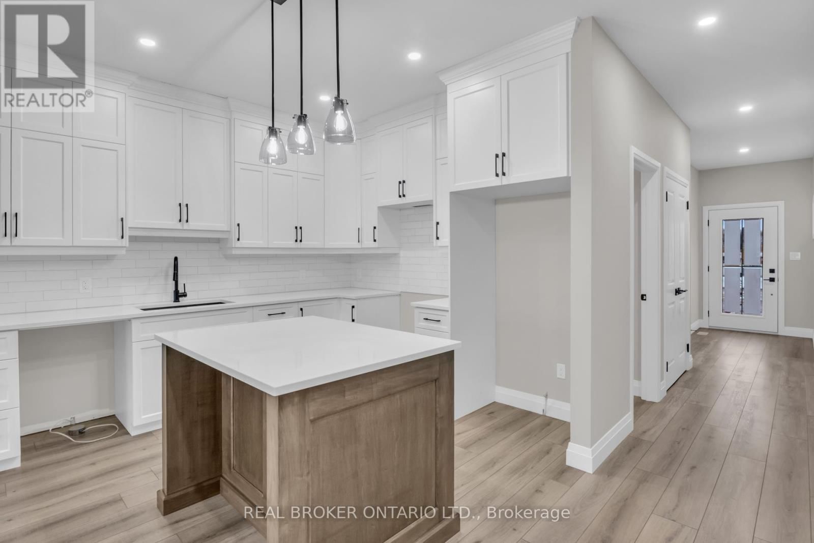 18 - 29 WEYMOUTH STREET Image 5