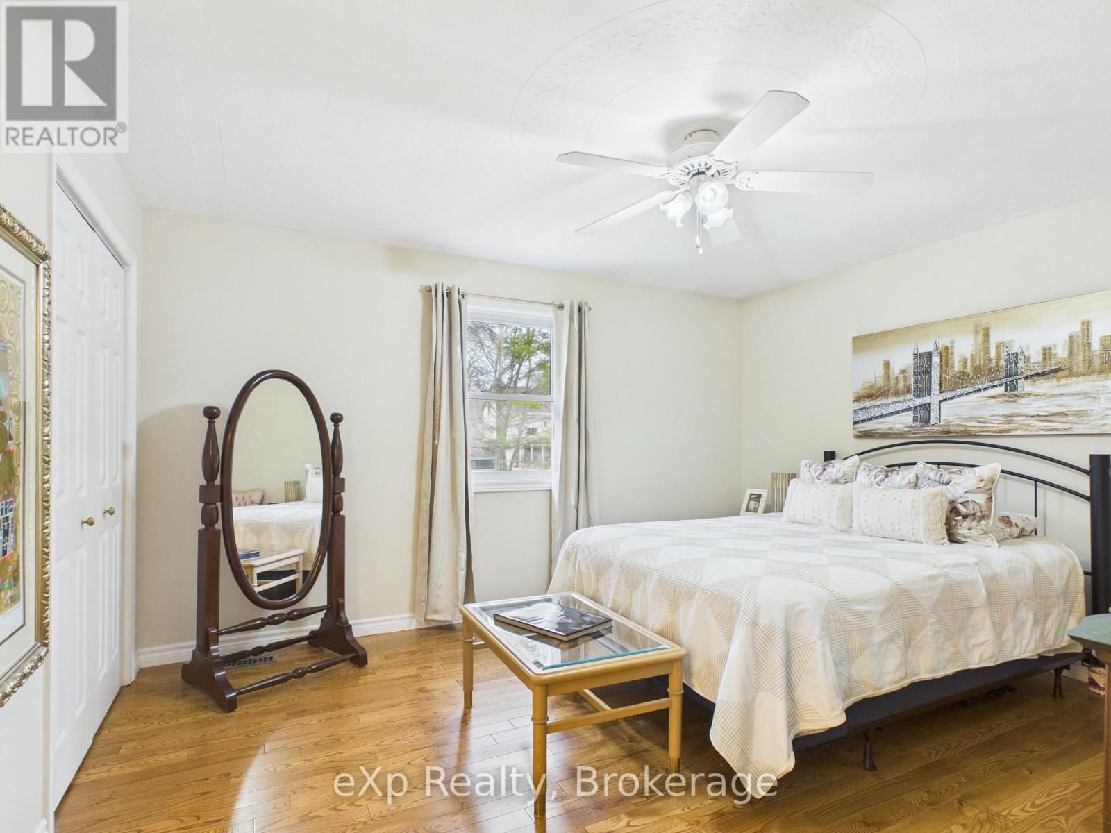 308 MARY STREET Image 13