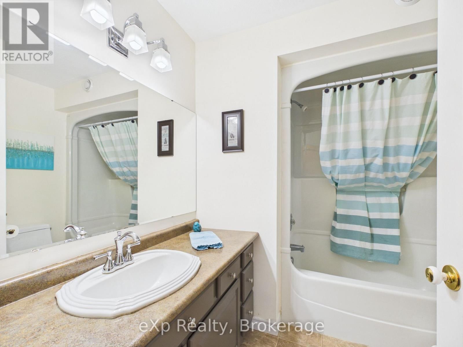 308 MARY STREET Image 17