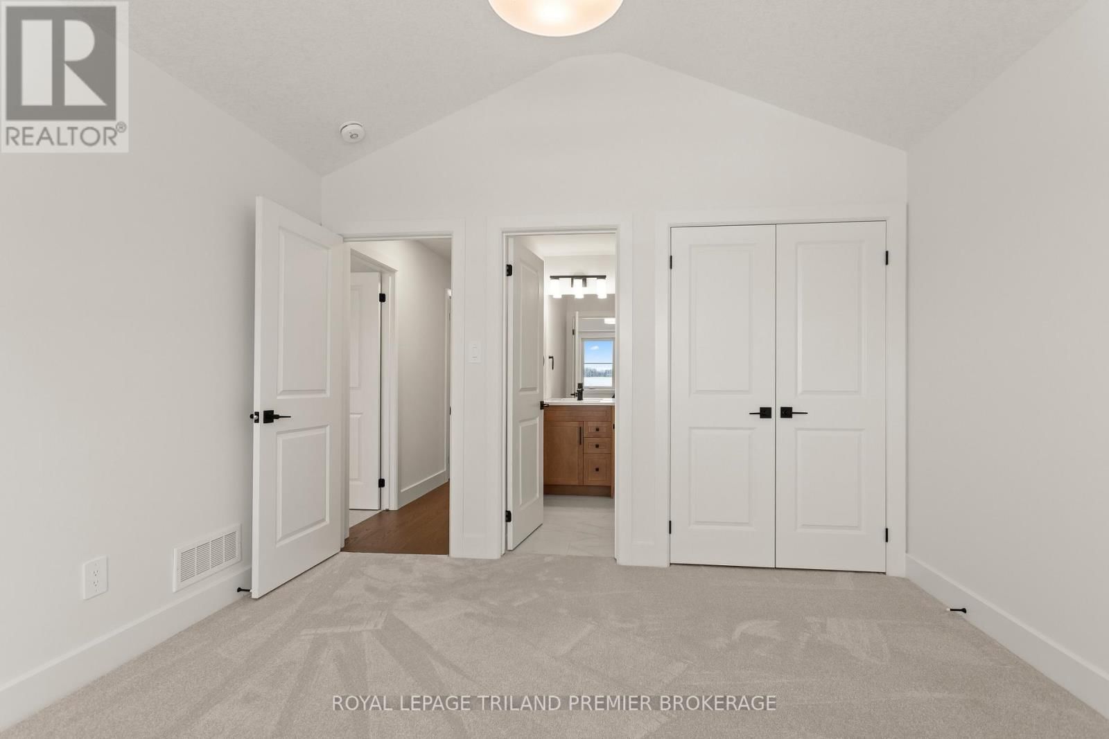 2831 BUROAK DRIVE Image 34