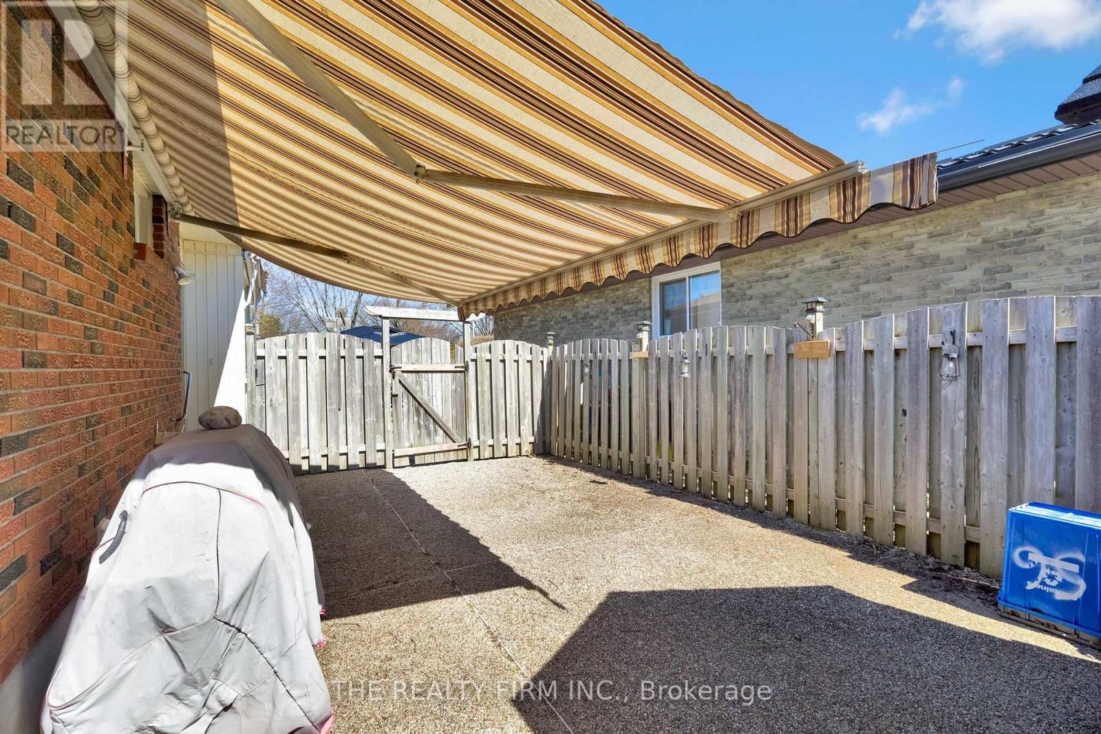 56 BARRETT CRESCENT Image 35