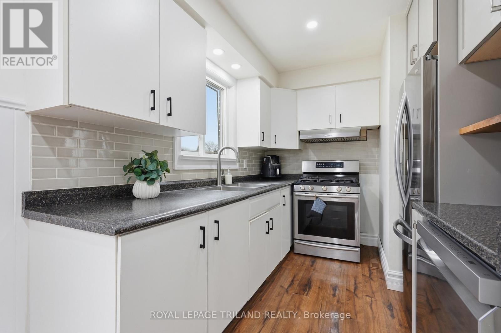 521 OSGOODE DRIVE Image 10