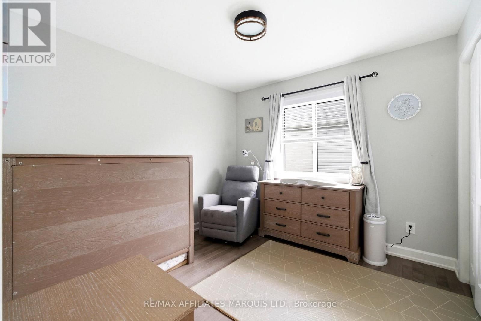 252 EASTPORT DRIVE Image 22