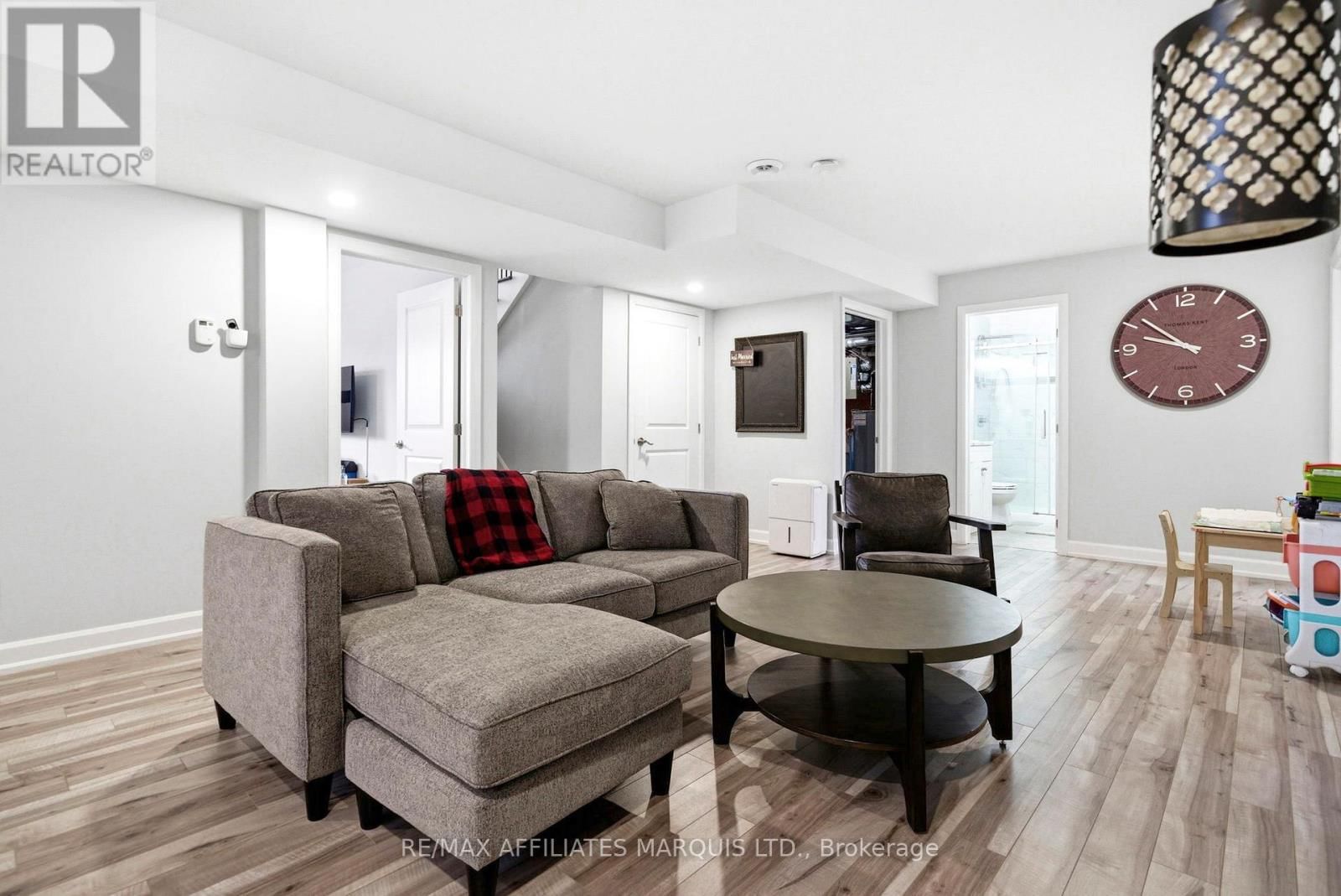 252 EASTPORT DRIVE Image 29