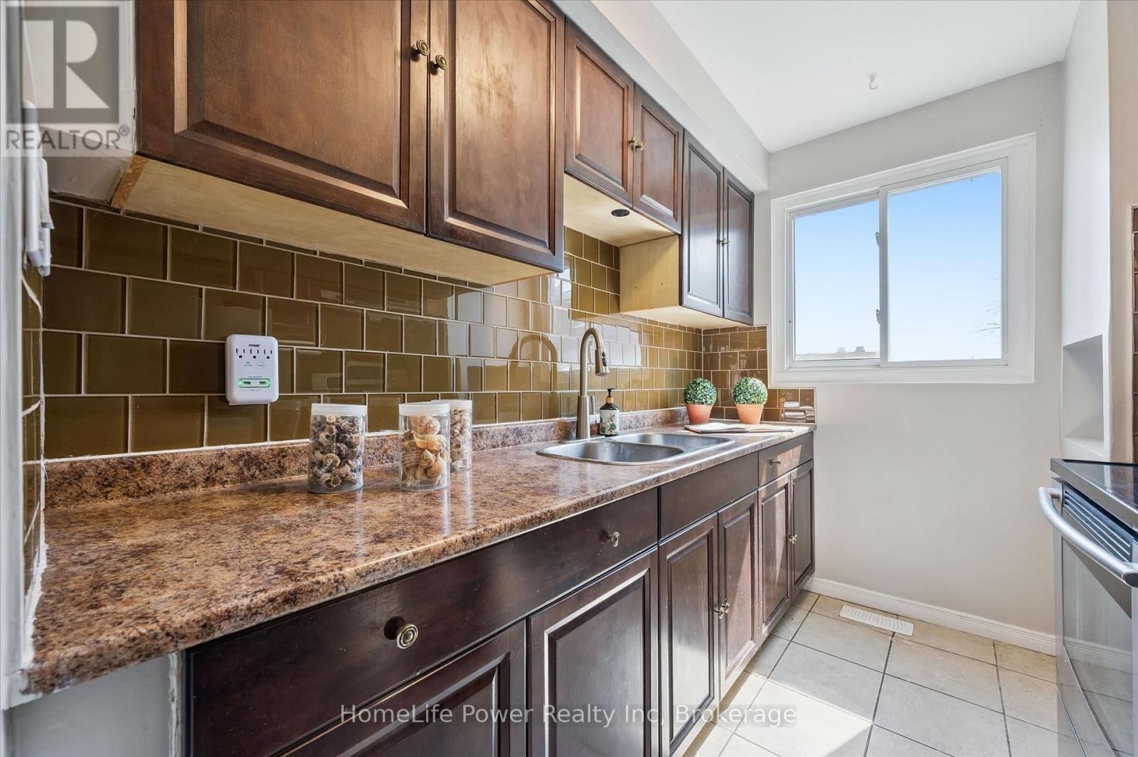 239 - 31 GREENGATE ROAD Image 13