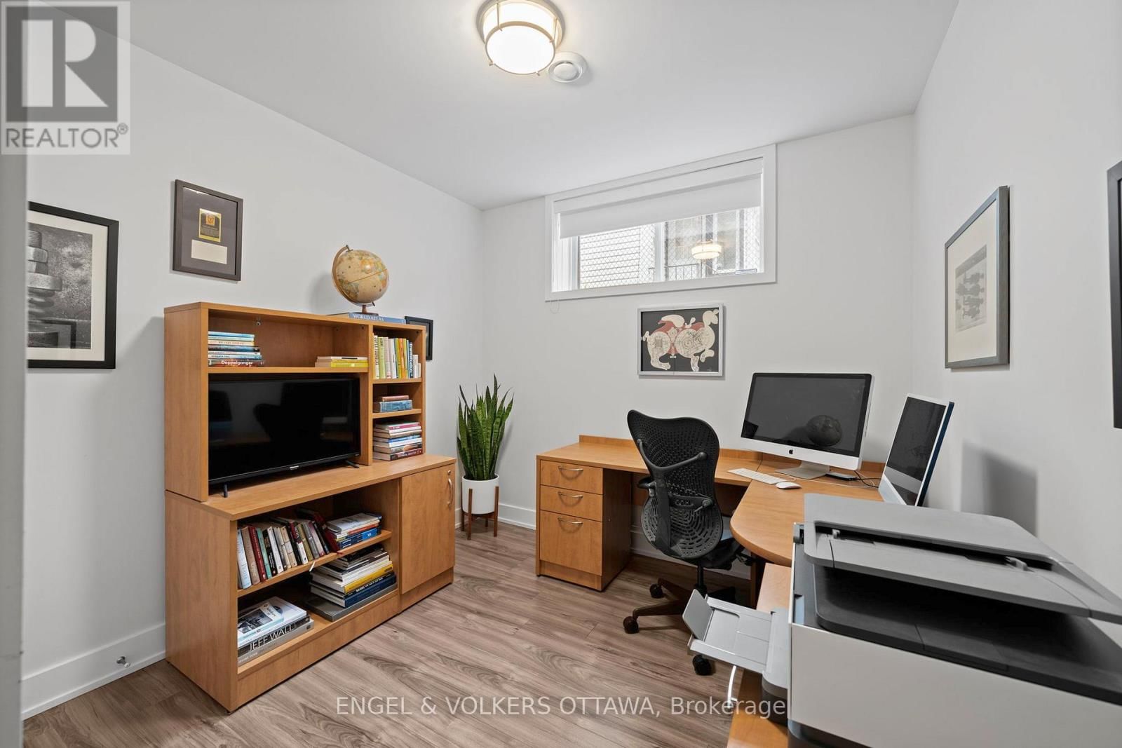 381 ROOSEVELT AVENUE Image 39